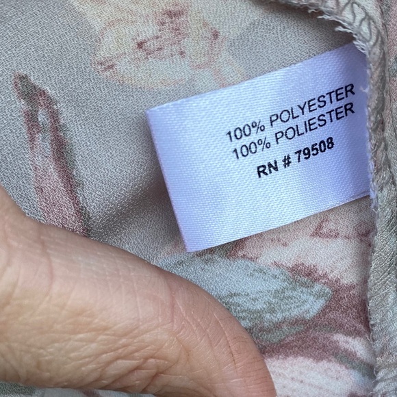 VIOLET + CLAIRE GRAY FLORAL BLOUSE D - Picture 9 of 9